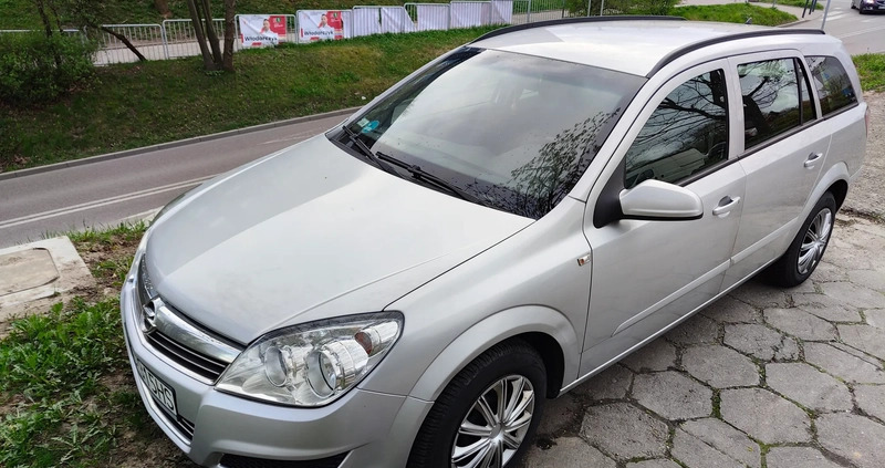 Opel Astra cena 8700 przebieg: 204500, rok produkcji 2008 z Gdańsk małe 172